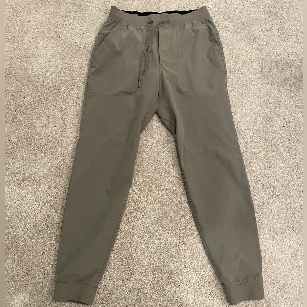 Men’s Rover Lululemon ABC Warpstreme 30” Jogger Size Medium